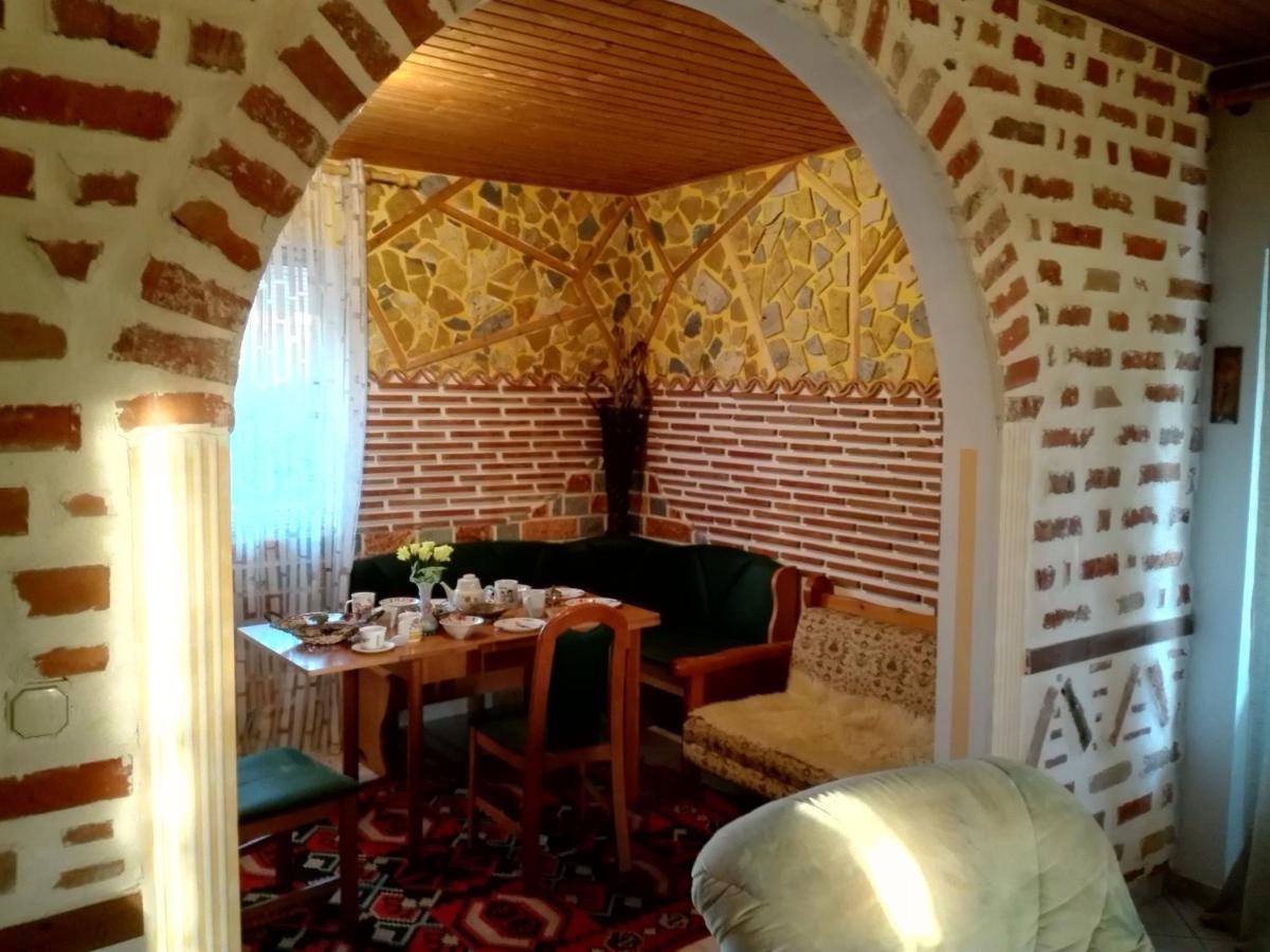 Arti Vila Ksamil Luaran gambar