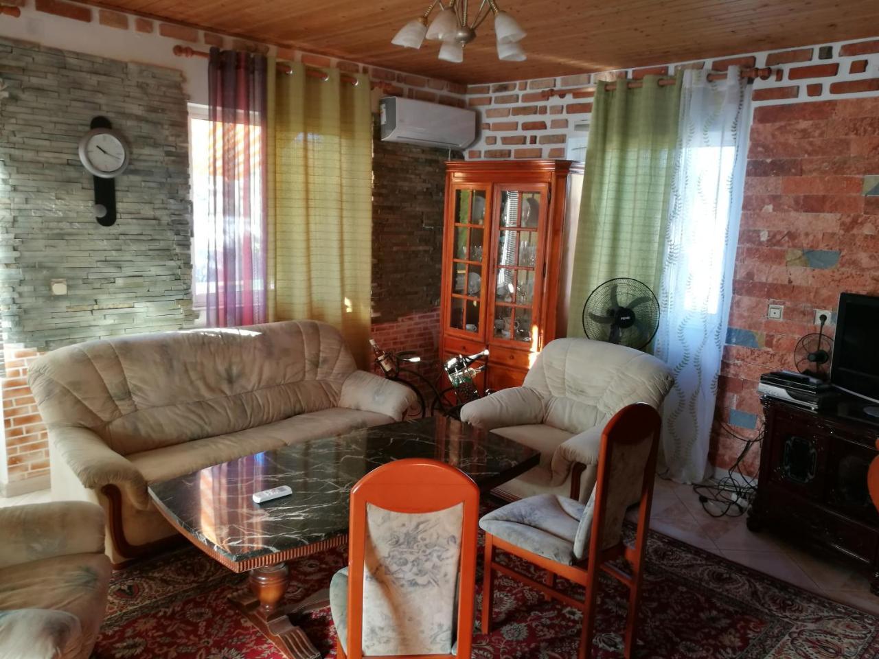Arti Vila Ksamil Luaran gambar